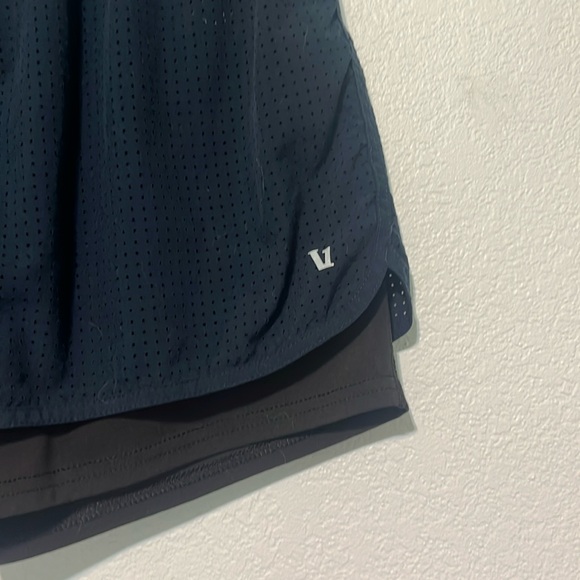 Vuori Breeze Performance Shorts Womens - Picture 5 of 7